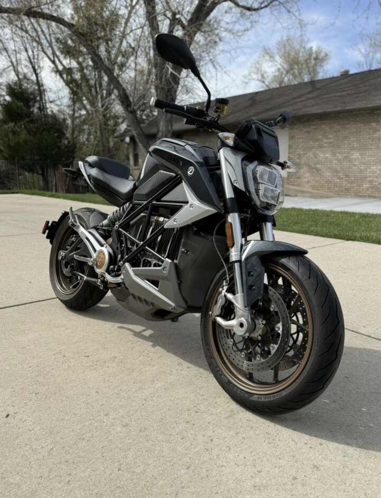 2021 Zero SR/F electric motorcycle
